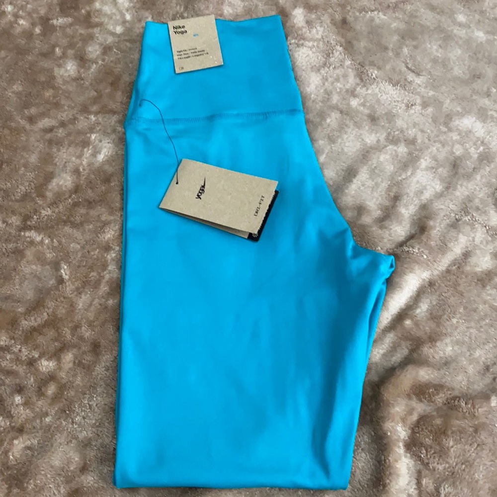NWT Nike Yoga Leggings 7/8 Length Size S
